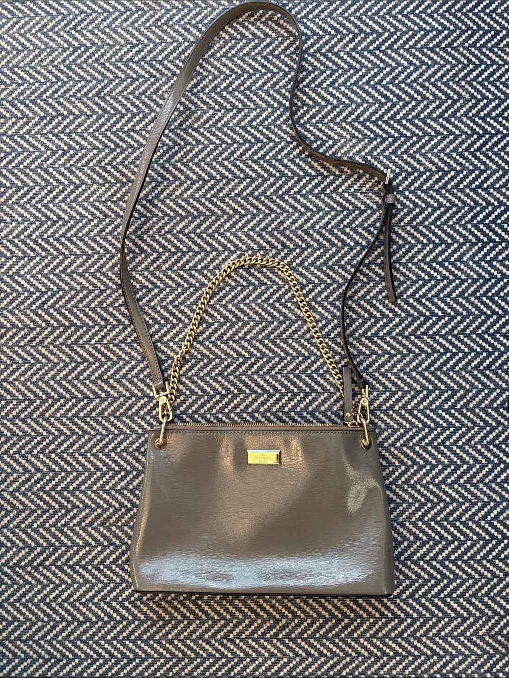 Kate Spade Grey Patent Leather Crossbody with Gold Chain Detail